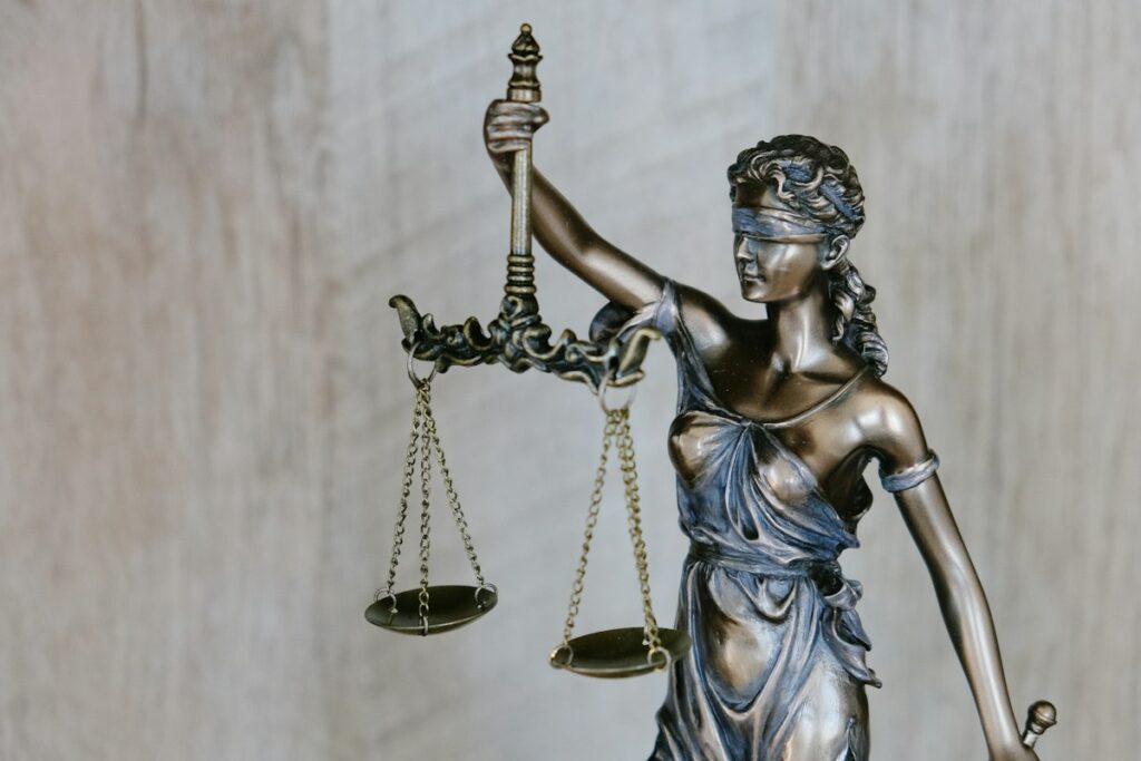 Imagen relacionada con servicios jurídicos, abogados y notarías